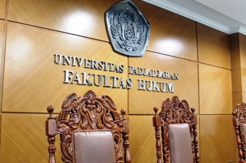 Hukum UNPAD